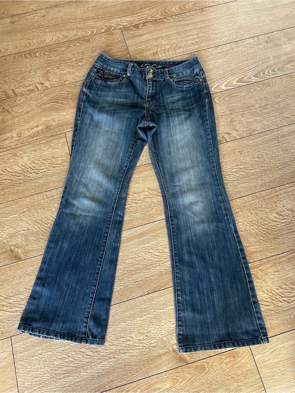 Women's Flare Jeans in Medium Blue Wash - Picture 2 of 11